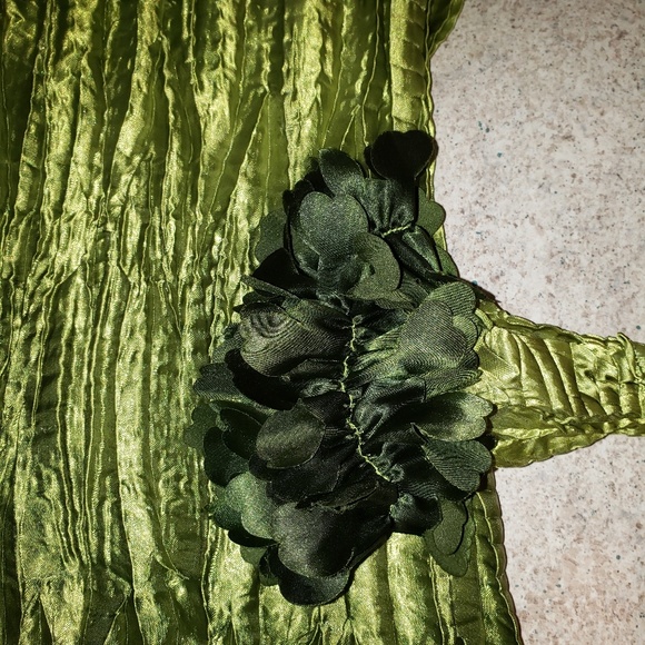 Shamrock Ruffle Green Blouse Fantazia Costume Top - Picture 3 of 6